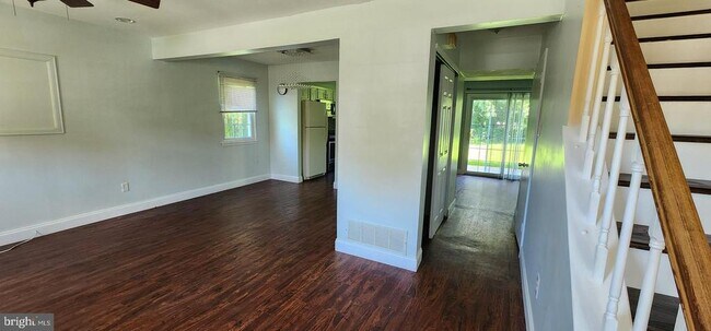 Building Photo - 111 Carleton Ln