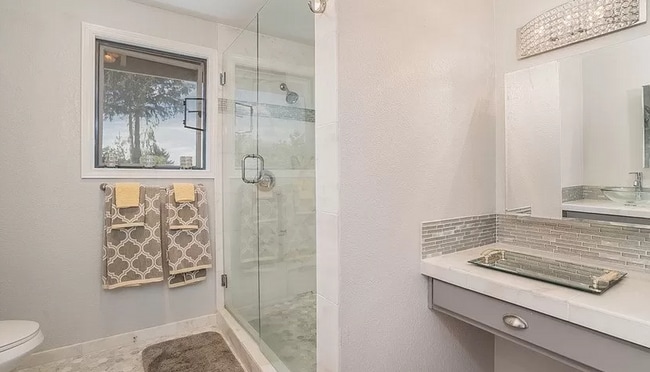 Building Photo - 3695 Sqft. Home with 180 degree Sound views!