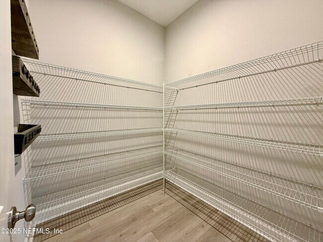 Building Photo - 505 Windwalker Dr