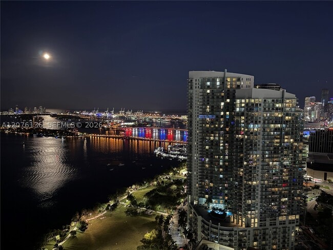 Building Photo - 2020 N Bayshore Dr