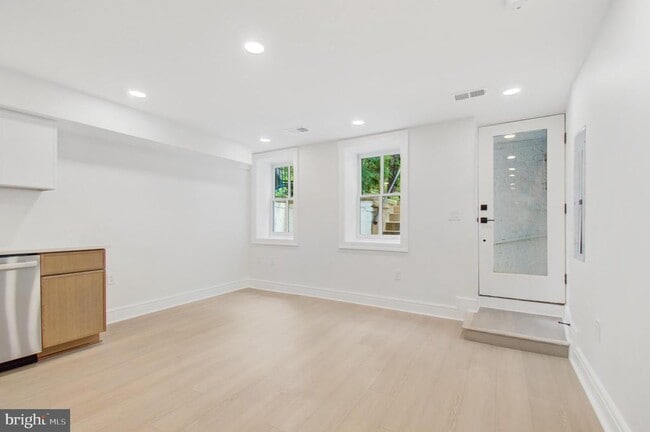 Building Photo - 1908 16th St NW