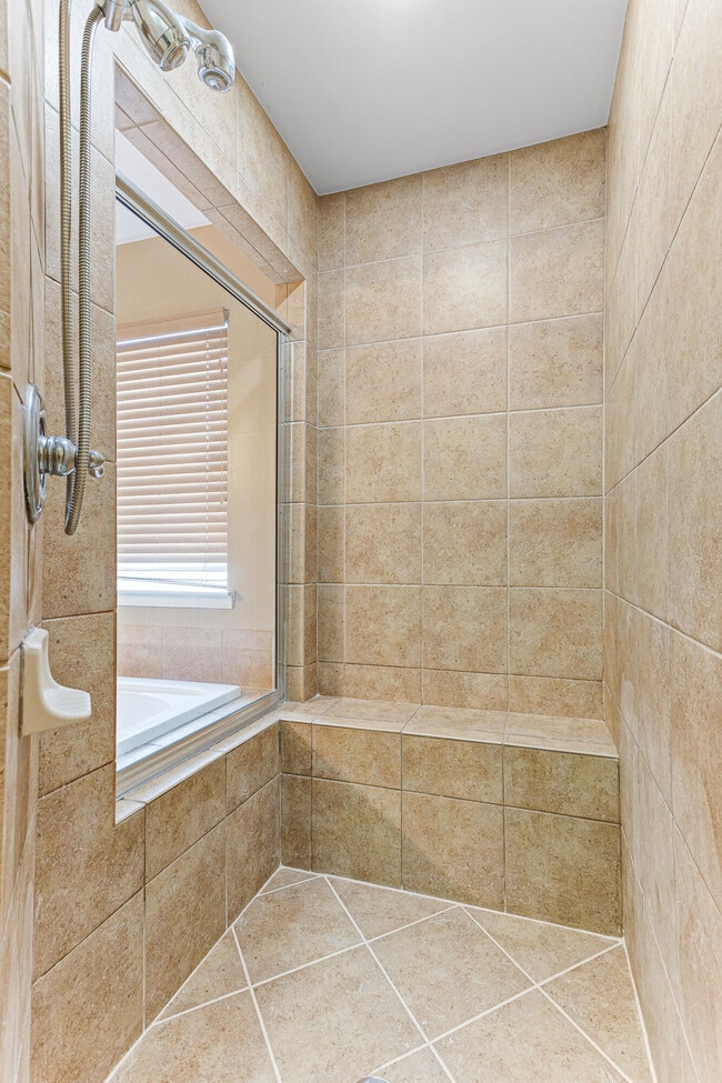 Building Photo - 49896 Parkside Dr