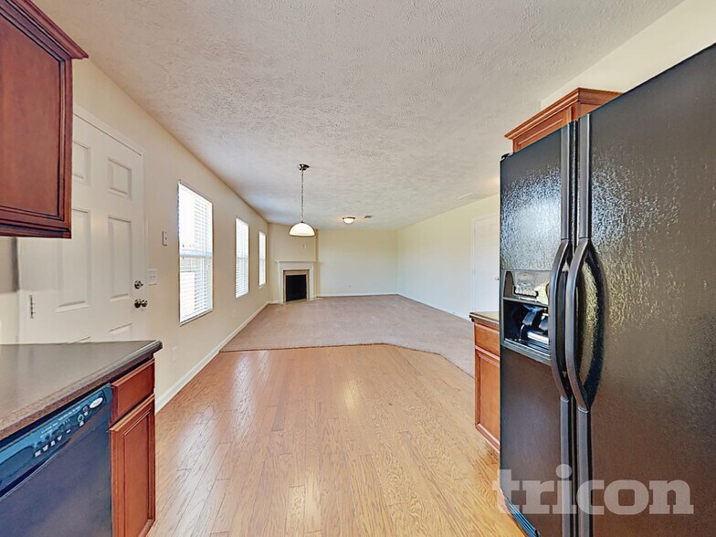 Building Photo - 1009 Harmony Ln