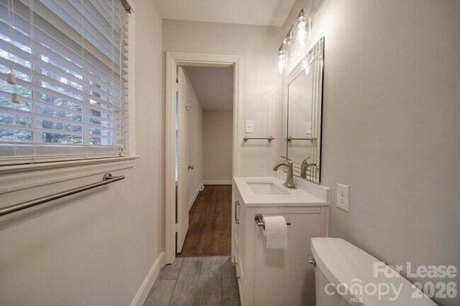 Building Photo - 6700 Castlegate Dr