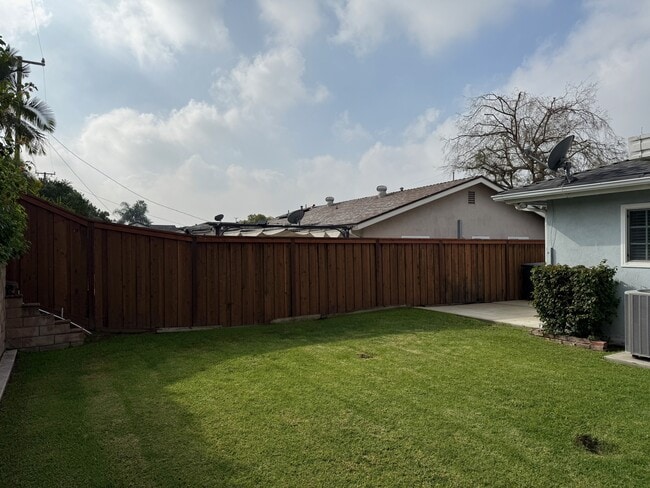 Building Photo - 2777 N Galley St