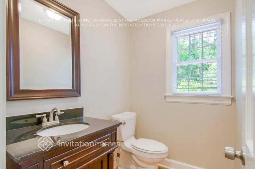 Building Photo - 5808 Heatherbrook Cir