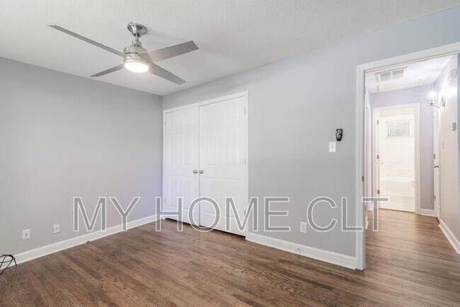 Building Photo - 3331 Erskine Dr