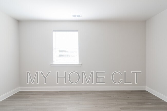 Building Photo - 3646 Trull St