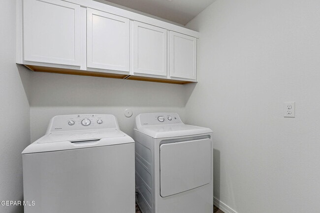 Building Photo - 12816 Linstead Ave