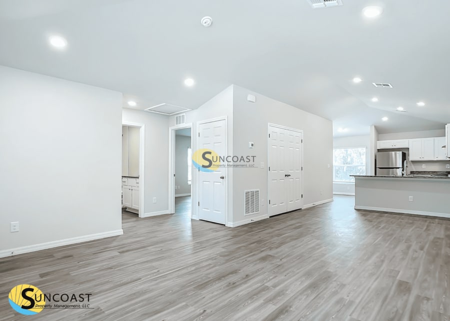 Building Photo - 936 S Apopka Ave