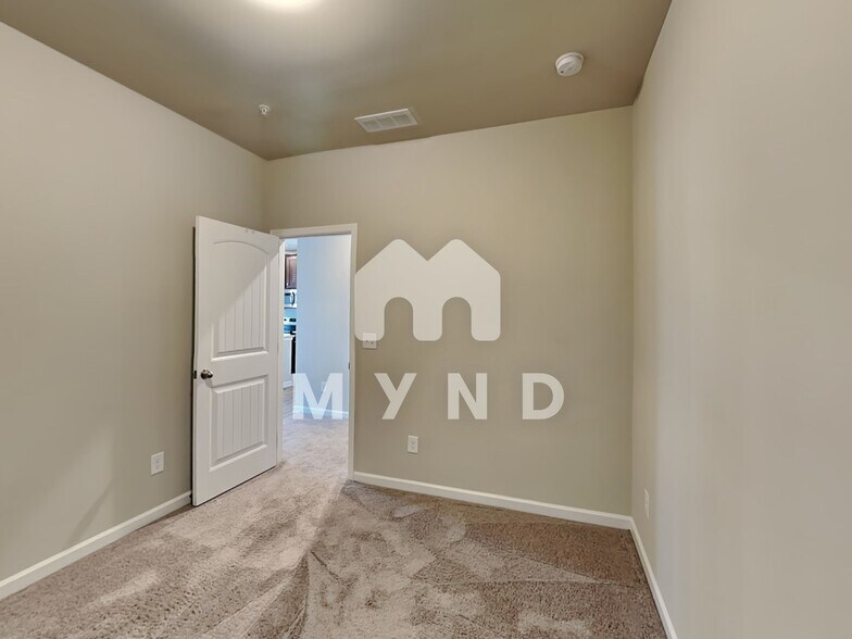 Building Photo - 2110 Irvin Ct