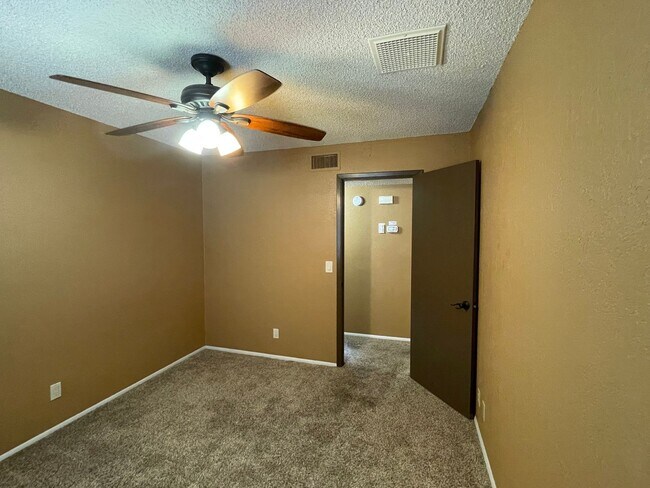 Building Photo - OWNER'S SUMMER SPECIAL-$300 OFF first 3 months! Sparkling Pool Home!