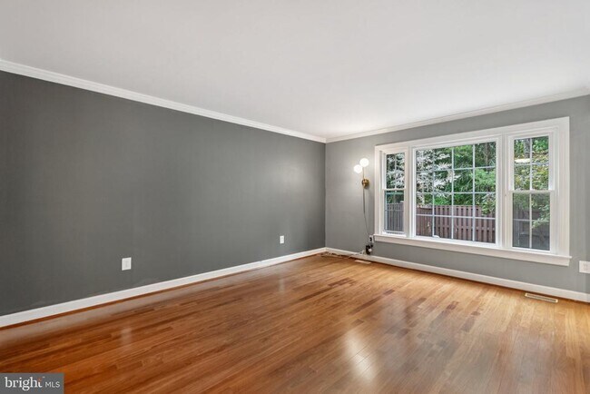 Building Photo - 5875 Woodfield Estates Dr