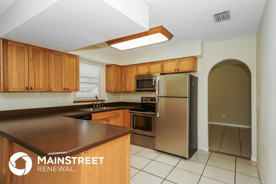 Building Photo - 208 Brittany Ave