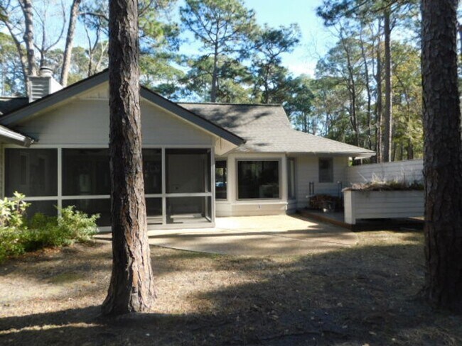 Building Photo - Lovely Remodeled Home In Hilton Head Plantation
