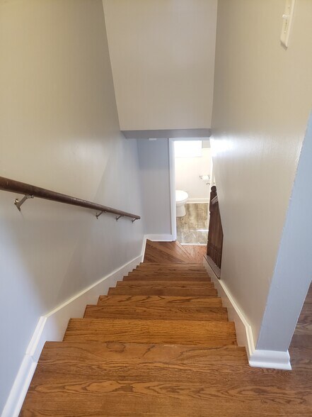 Building Photo - 6615 Walrond Ave