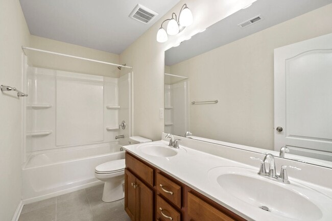 Building Photo - Beautiful spacious Home in Berewick community in Steel Creek