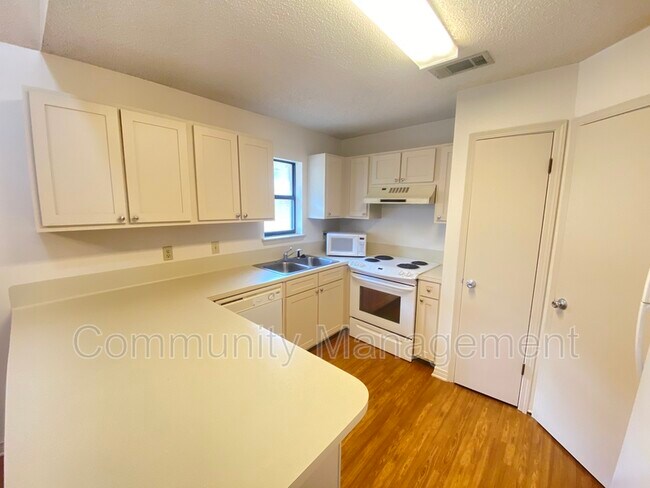 Building Photo - 5131 Butter Creek Ln