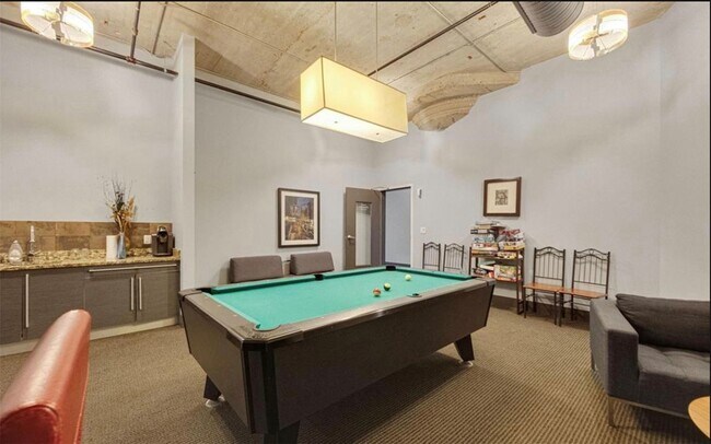 Building Photo - 4100 Forest Park Ave