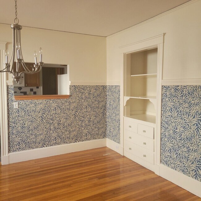 Building Photo - Comfortable 3-Bedroom Living with Outdoor Retreat in Brighton