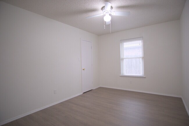 Building Photo - 2089 Paint Pony Ln