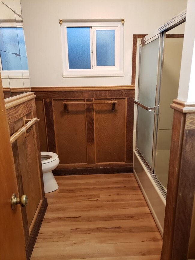 Building Photo - Three bedroom Home Close to the Hospital in Eureka