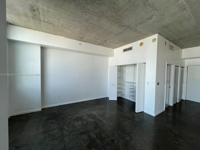Building Photo - 133 NE 2nd Ave