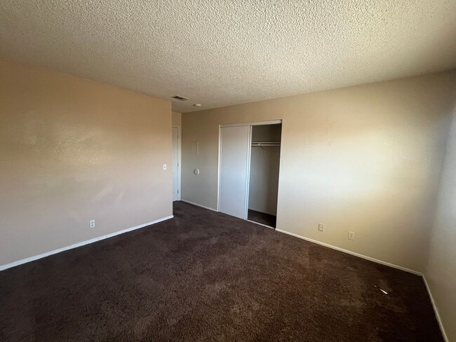 Building Photo - 1161 Barstow Rd
