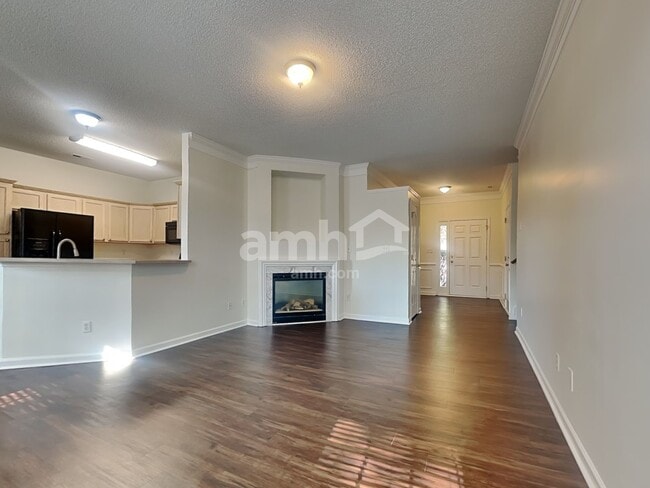 Building Photo - 6043 Shining Oak Ln