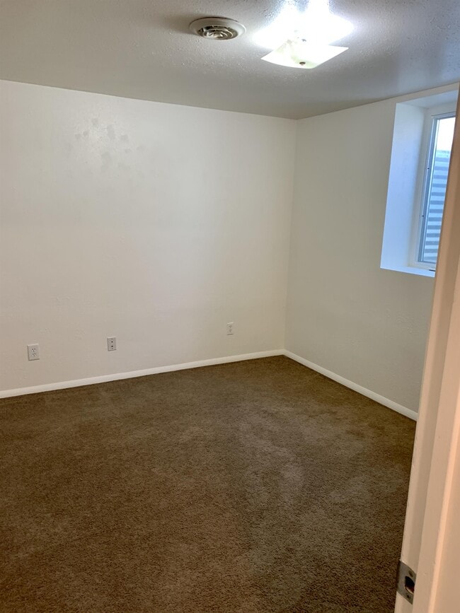 Building Photo - 3895 Kitt Dr
