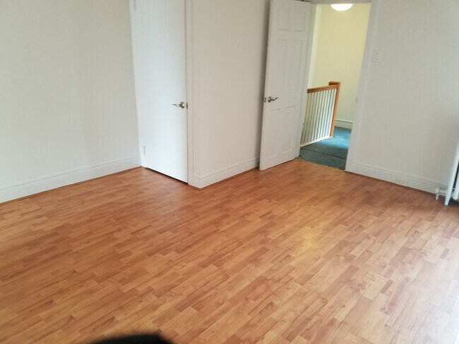 Building Photo - 350 S 15th St