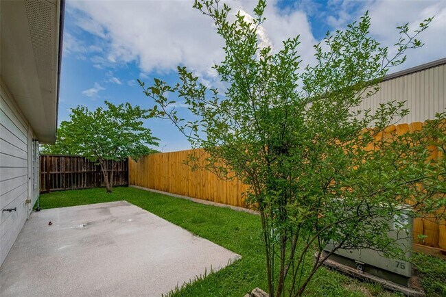 Building Photo - 1135 Sawgrass Ridge Ln