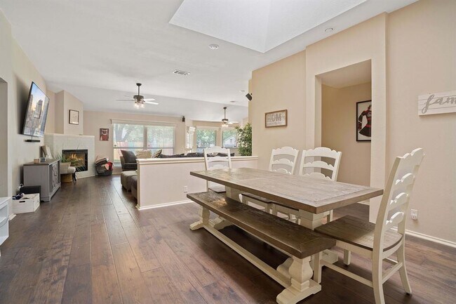 Building Photo - 1109 Red Ranch Cir