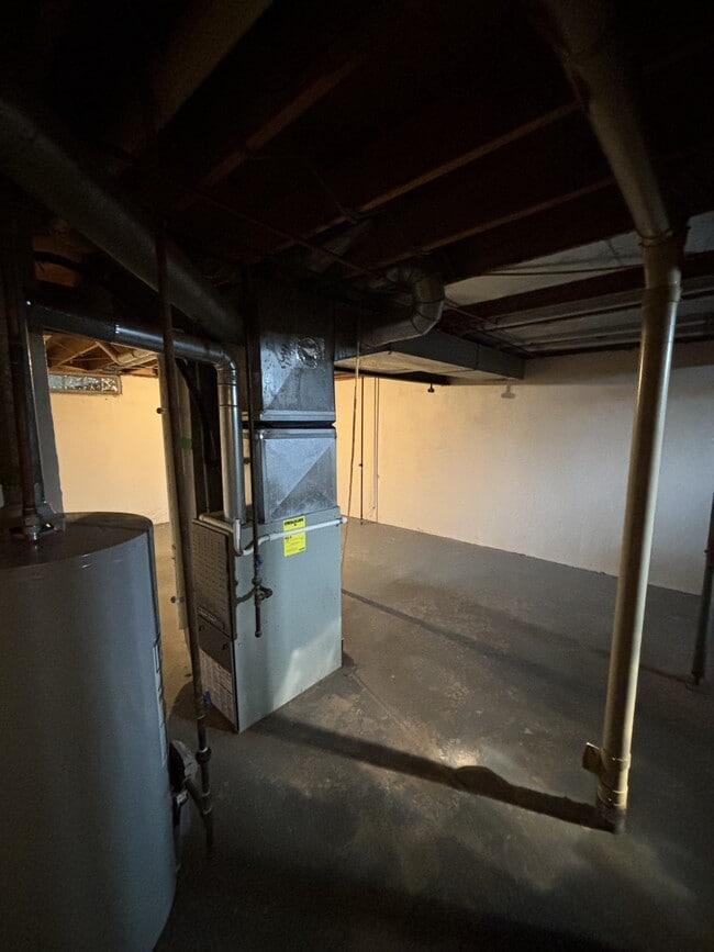 Building Photo - 1752 Maple Ridge Rd