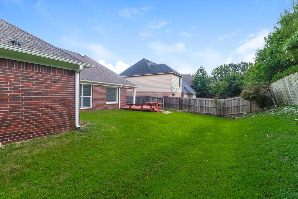 Building Photo - 9355 Helmsley Dr
