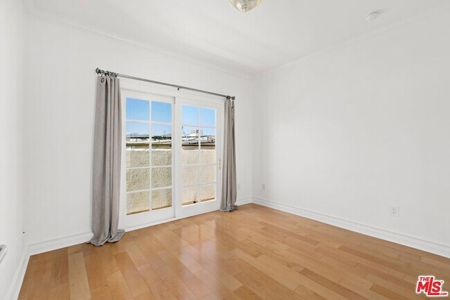 Building Photo - 11723 Mayfield Ave