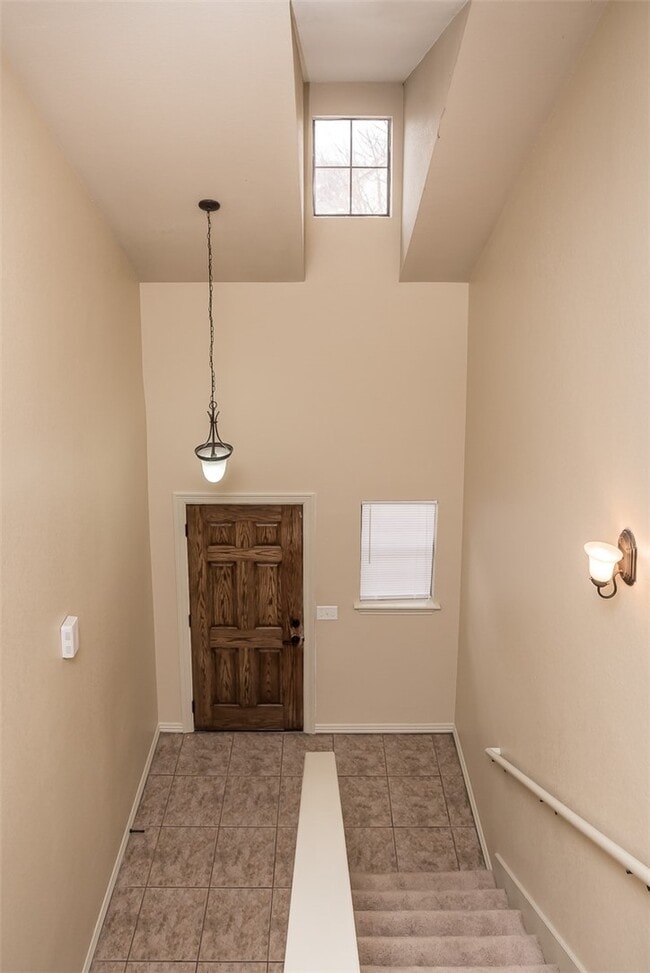 Building Photo - 4040 Glenstone Terrace