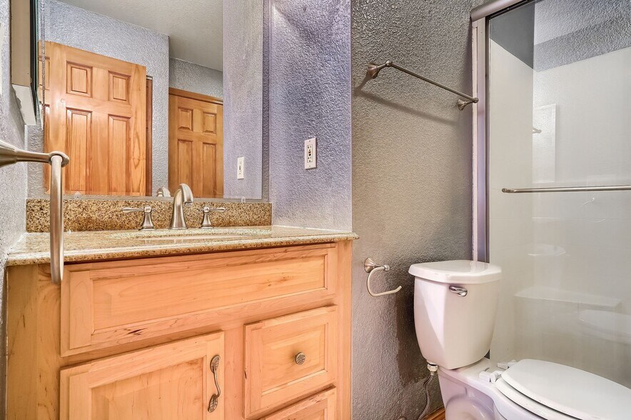 Building Photo - 8327 S Upham Way