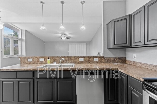 Building Photo - 1021 Mineola Dr