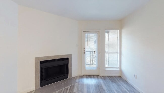 Building Photo - 4717 Columbia Ave