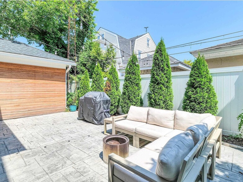 Building Photo - 15 S Tallahassee Ave