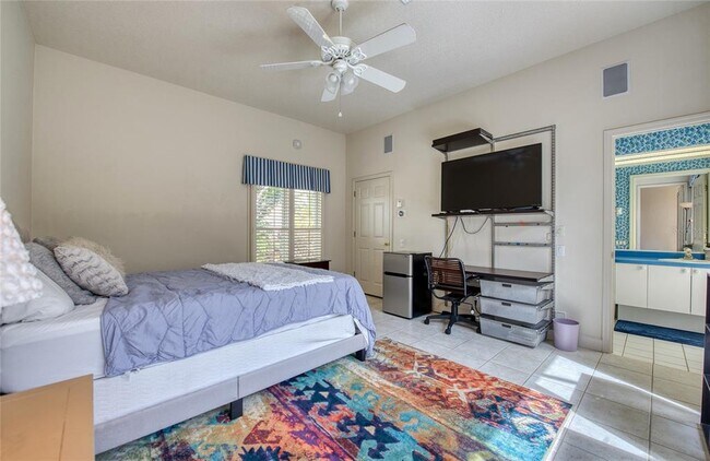 Building Photo - 8736 54th Ave E