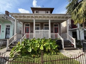 Building Photo - 2420 Jena St