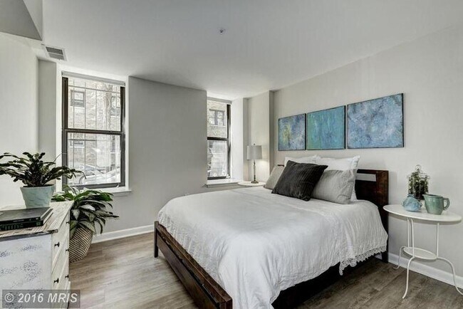 Building Photo - $500 Off for a lease start by 10/1! Availa...