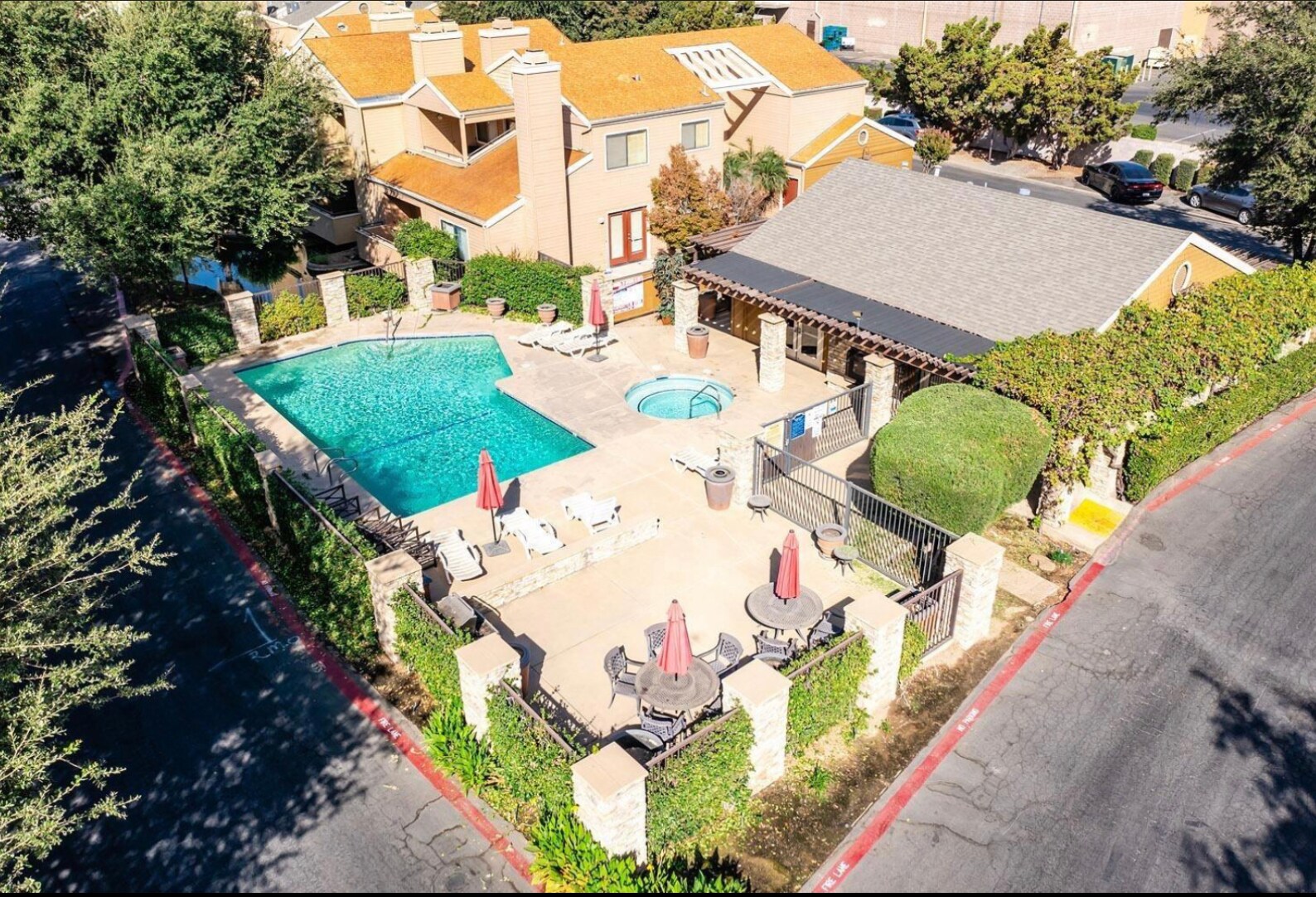 Building Photo - 7675 N 1st St