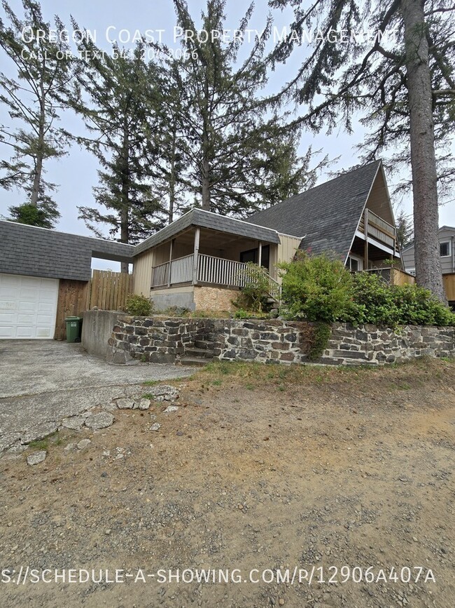 Building Photo - 35285 Hill St