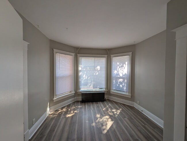 Building Photo - 202 E Barker Ave