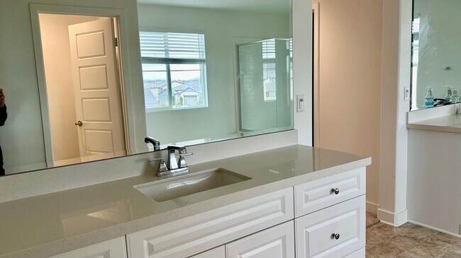 Building Photo - 24814 Woodley Cir