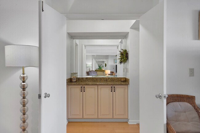 Building Photo - 6080 Bahia Del Mar Cir