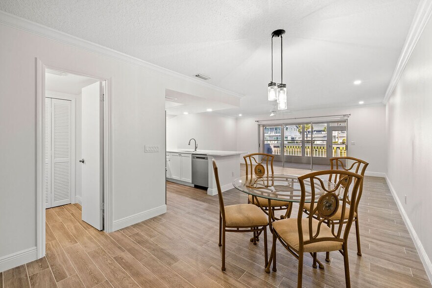 Building Photo - 4949 N Highway A1A
